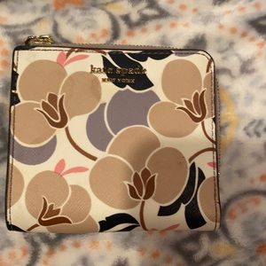 Small Kate Spade wallet
